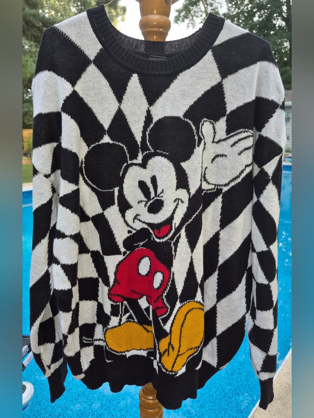 Black and White checkered Disney Mickey Mouse knit pullover sweater  Size LARGE